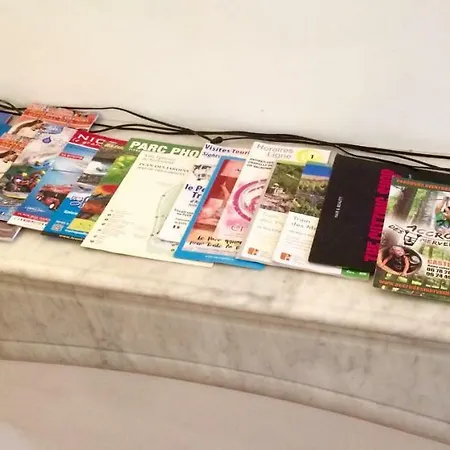 Apartman 2 Bedroom Funky In The Heart Of The Old Town Of Antibes