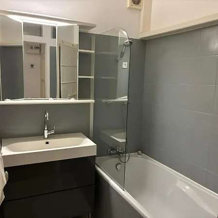 아파트 2 Bedroom Funky In The Heart Of The Old Town Of