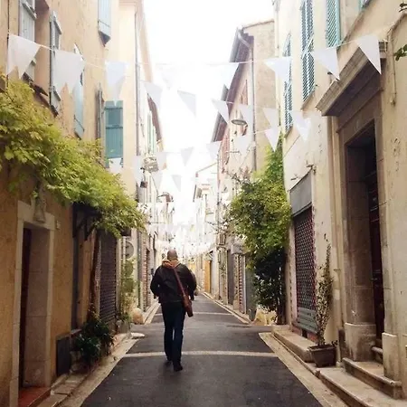 2 Bedroom Funky In The Heart Of The Old Town Of Apartment Antibes